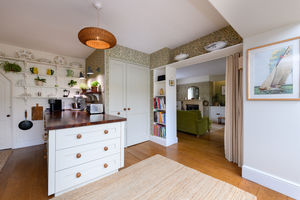 Kitchen- click for photo gallery